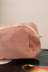 trousse à maquillage vue de côté