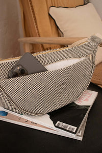 sac demi lune avec grande poche arrière